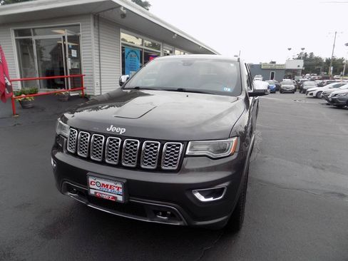 Used 2020 Jeep Grand Cherokee Overland AWD/4WD image 11