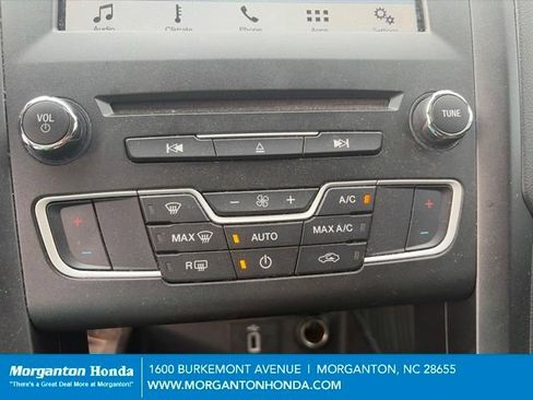 Used 2018 Ford Fusion SE FWD image 20