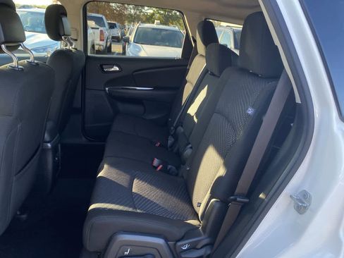 Used 2020 Dodge Journey SE image 16