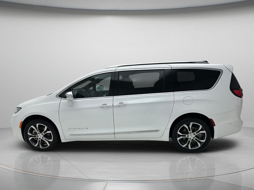 Used 2024 Chrysler Pacifica Pinnacle AWD/4WD image 7