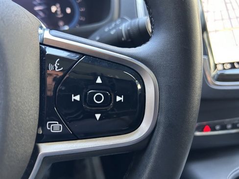 Certified 2025 Volvo XC90 B5 Core image 25