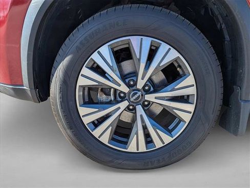 Used 2022 Nissan Rogue SV image 9