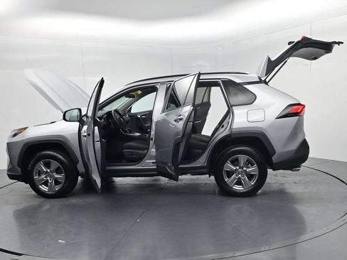 Used 2025 Toyota RAV4 XLE AWD/4WD image 61