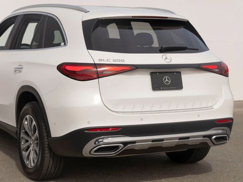 Used 2026 Mercedes-Benz GLC 300 image 8