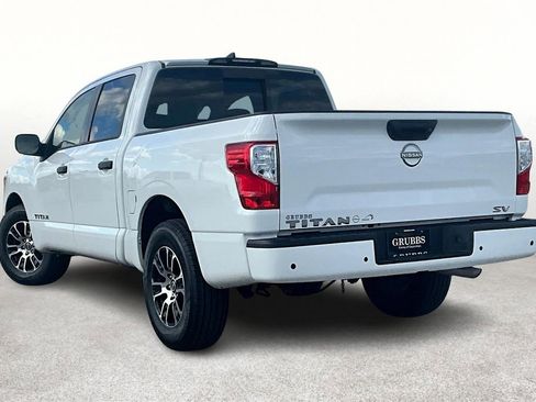 Used 2023 Nissan Titan SV image 15
