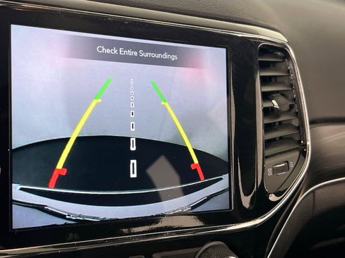 Used 2022 Jeep Grand Cherokee Limited image 14