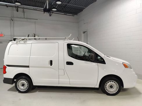 Used 2021 Nissan NV200 S image 4