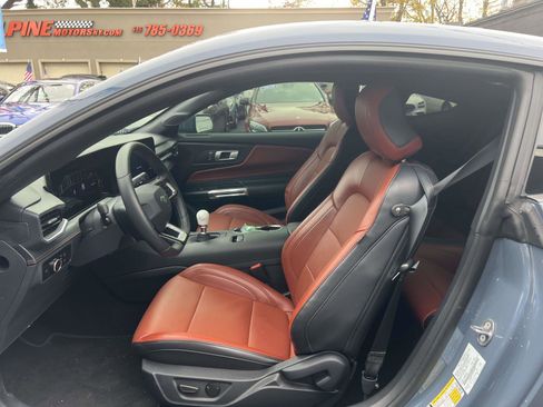 Used 2024 Ford Mustang GT Premium image 9