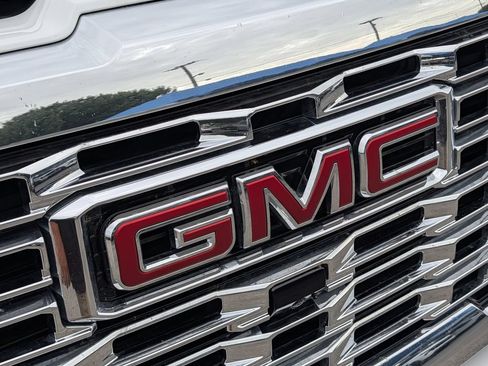 Used 2024 GMC Sierra 2500 Denali w/ Denali Reserve Package AWD/4WD image 38