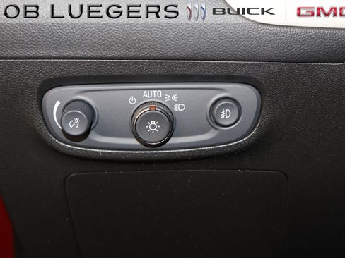 Used 2022 Buick Encore GX Essence FWD image 26