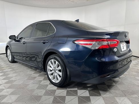 Used 2019 Toyota Camry L image 3