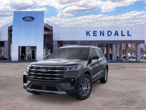 Used 2026 Ford Explorer Active w/ Active Comfort Package AWD/4WD image 2