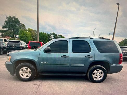 Used 2010 Chevrolet Tahoe LS image 2