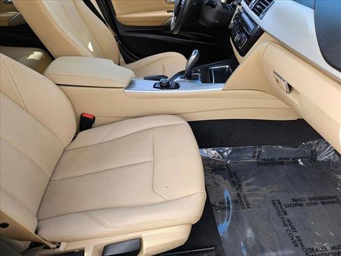 Used 2018 BMW 320i Sedan image 18
