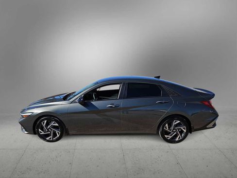 Certified 2025 Hyundai Elantra Sport image 5