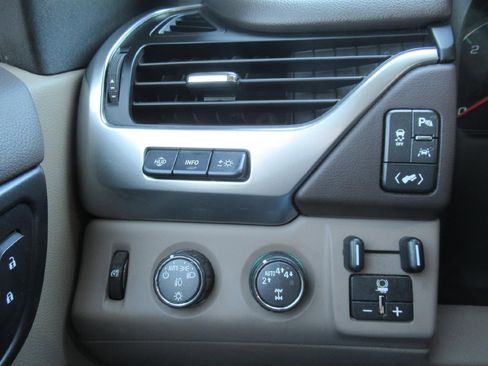 Used 2019 Chevrolet Tahoe Premier image 13