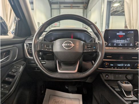 Used 2025 Nissan Rogue SV AWD/4WD image 11