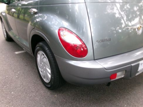 Used 2009 Chrysler PT Cruiser FWD image 36