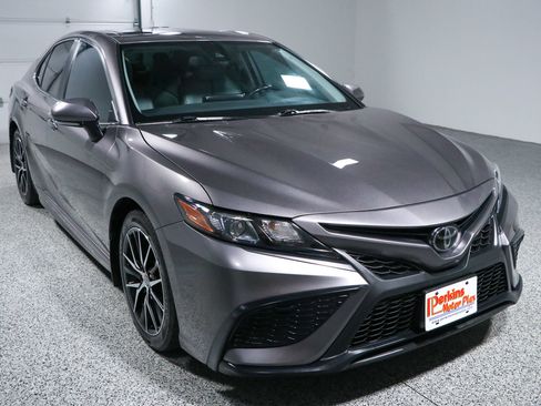 Used 2023 Toyota Camry SE w/ Audio Upgrade Package FWD image 5
