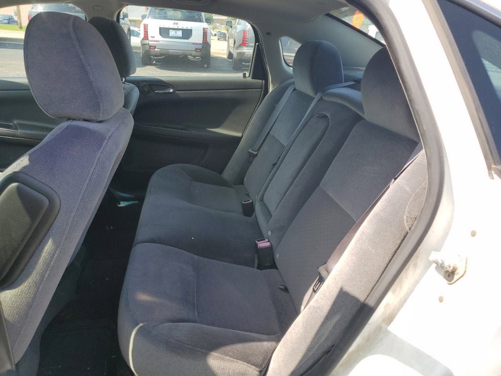Used 2014 Chevrolet Impala LT w/ LT Sunroof Package FWD image 10