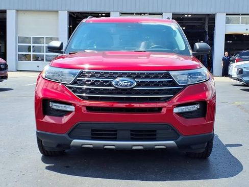 Certified 2023 Ford Explorer XLT w/ Equipment Group 202A AWD/4WD image 2