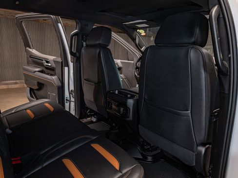 Used 2025 GMC Sierra 1500 AT4 w/ AT4 Premium Package image 28