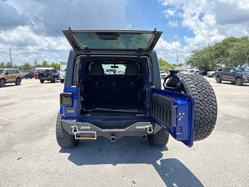 Used 2019 Jeep Wrangler Unlimited Sahara AWD/4WD image 27