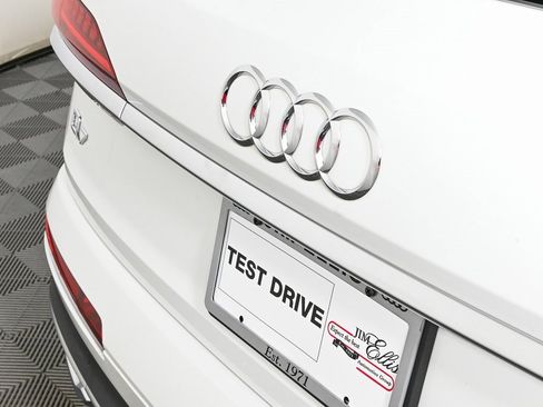 Used 2022 Audi Q7 3.0T Premium image 36