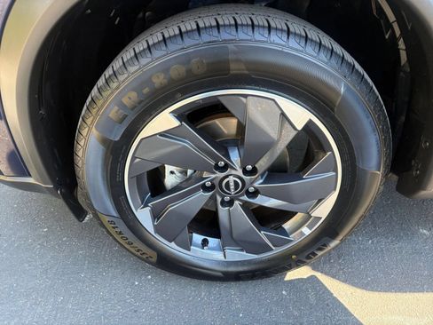 Used 2025 Nissan Rogue SV FWD image 32