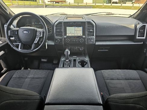 Used 2017 Ford F150 XLT w/ Equipment Group 302A Luxury AWD/4WD image 39