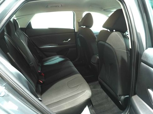 Used 2023 Hyundai Elantra SEL w/ Preferred Accessory Package FWD image 14