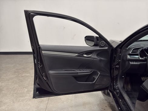 Used 2020 Honda Civic Sport image 9