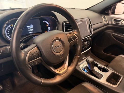 Used 2019 Jeep Grand Cherokee Altitude AWD/4WD image 19