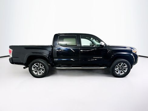 Used 2019 Toyota Tacoma Limited RWD image 2