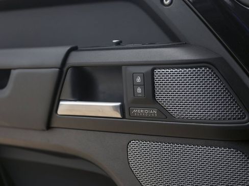 Used 2022 Land Rover Defender 90 V8 image 29