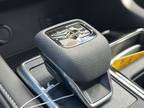 New 2025 Nissan Pathfinder SV w/ SV Premium Package image 28