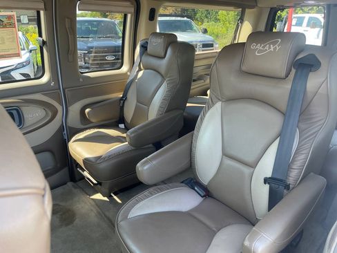 Used 2014 Chevrolet Express 1500 AWD image 29
