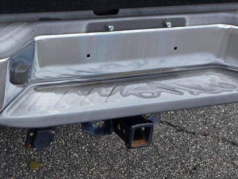 Used 2008 Nissan Frontier SE w/ SE Value Truck Pkg RWD image 14