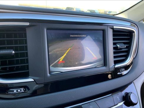 Used 2023 Chrysler Voyager LX FWD image 20