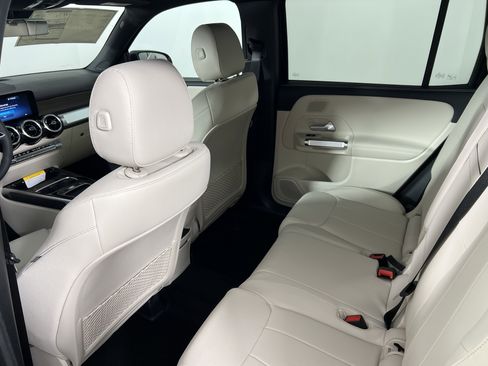 New 2026 Mercedes-Benz GLB 250 4MATIC image 21