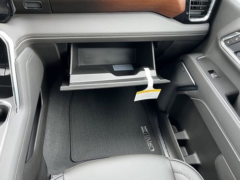 New 2026 GMC Sierra 2500 Denali w/ Denali Reserve Package image 35