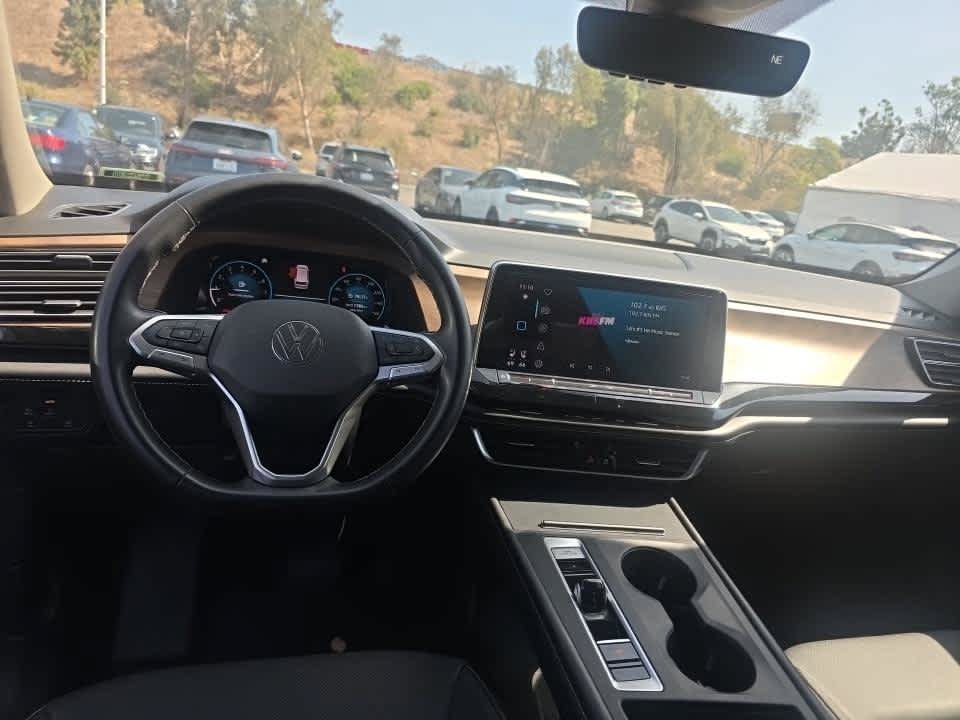 Used 2024 Volkswagen Atlas SE FWD image 11