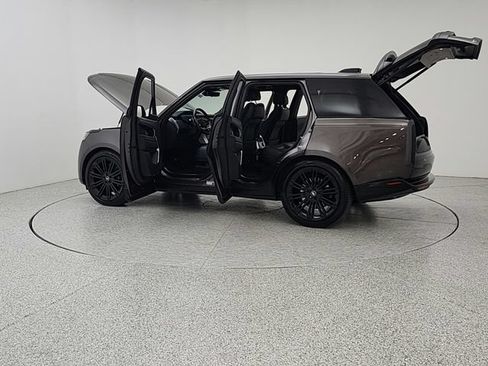 Used 2024 Land Rover Range Rover SE AWD/4WD image 12