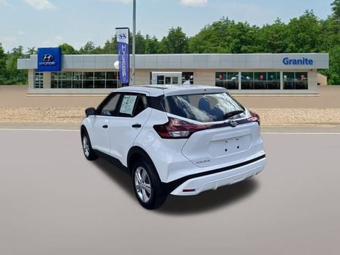 Used 2024 Nissan Kicks S image 9