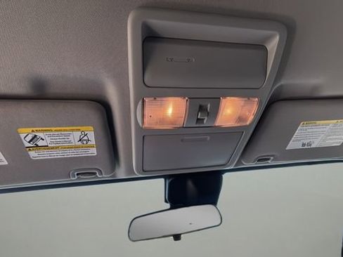 Used 2024 Nissan Frontier SV w/ SV Convenience Package image 27