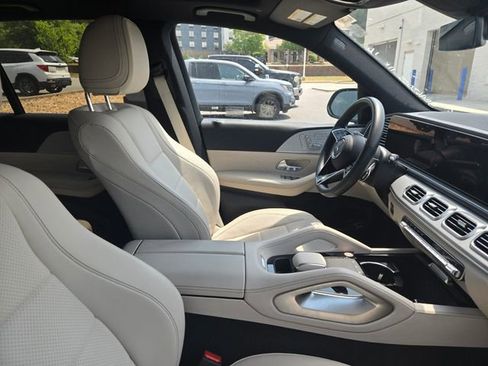 Used 2025 Mercedes-Benz GLE 350 4MATIC image 4