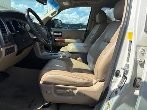 Used 2011 Toyota Sequoia Platinum RWD image 12