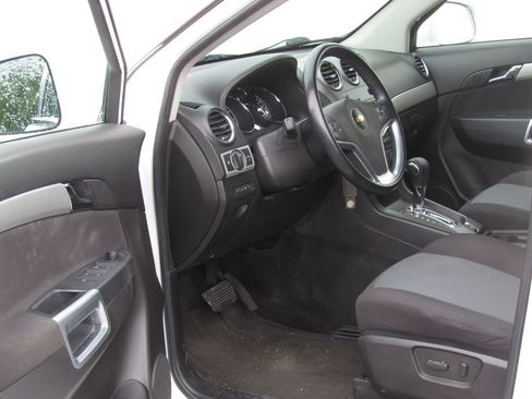 Used 2012 Chevrolet Captiva Sport LT FWD image 9