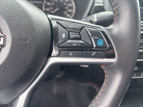 Used 2023 Nissan Altima 2.0 SR FWD image 12
