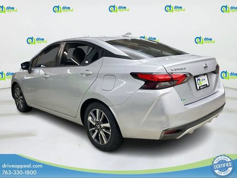 Used 2021 Nissan Versa SV FWD image 8